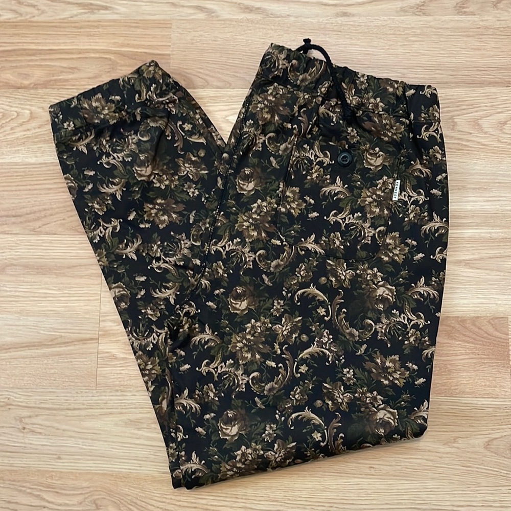 The Kennedy Floral/Blk Chino Sweatpants sz L